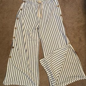Vintage Havana button leg, pallozzo pants. Size M.